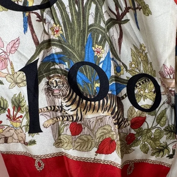 Gucci Silk Scarf with Red and Cream Floral Design - Picture 4 of 4